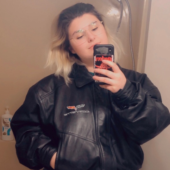 Meet your Posher, Ivy - Picture 1 of 1